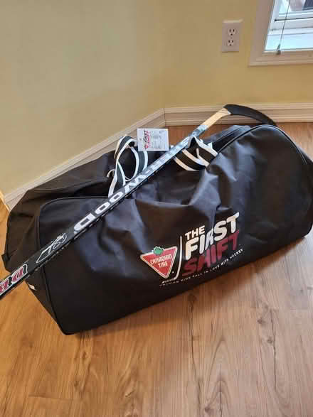 Photo of free kids hockey equipement (Grange/Auden area) #1