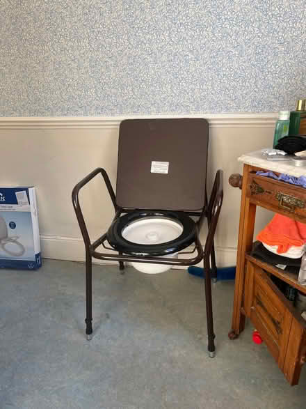 Photo of free Commode (N4 2SU) #1