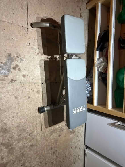 Photo of free Weights bench ex cond (Se6 2ha) #1