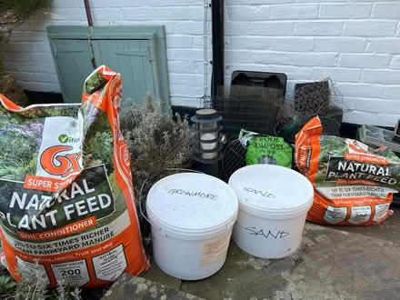 Photo of free She’d clear out (Hastings TN35) #1