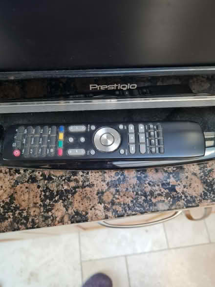 Photo of free 19" tv (Banstead, SM7) #4