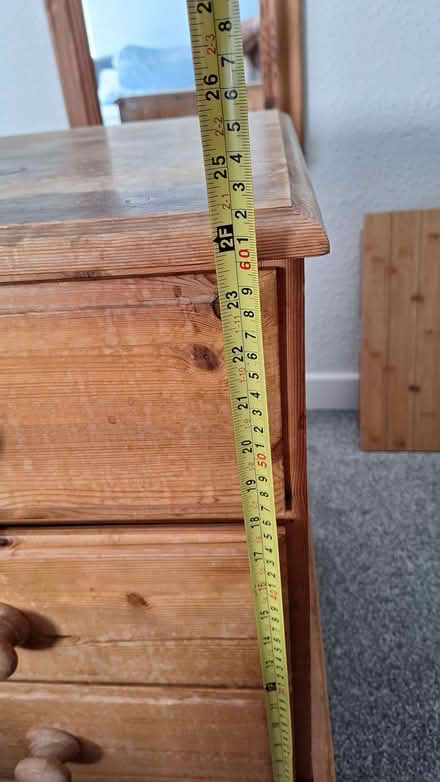 Photo of free Pine drawers/bedside table (Tooting SW17) #3