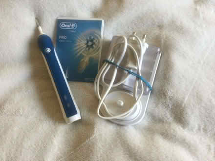 Photo of free Used Braun Electric Toothbrush (Woodside SE25) #1