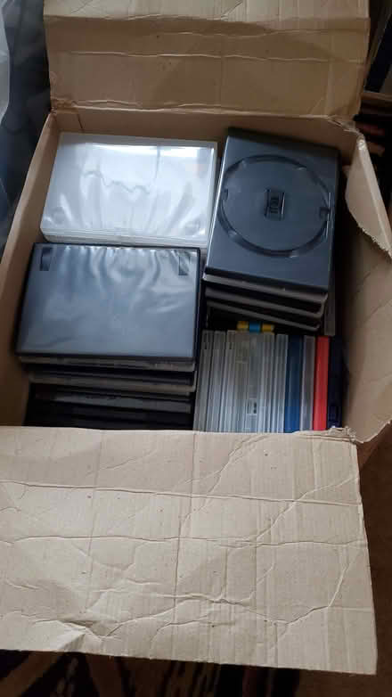 Photo of free DVD film cases. about 40. (Hutton Roof LA6) #1