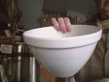 Photo of free china mixing bowl, as new (Staveley LA8) #1