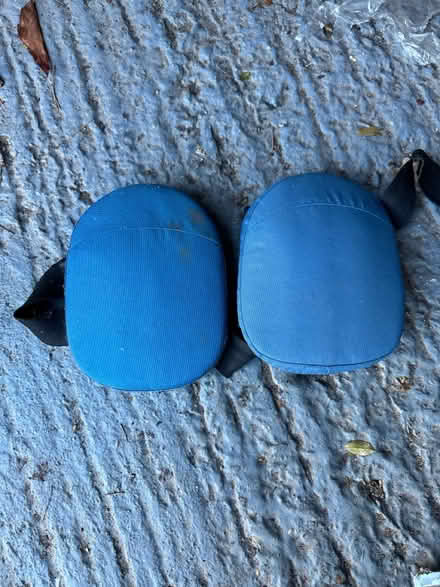 Photo of free Gardening Knee and pads (GU15) #1