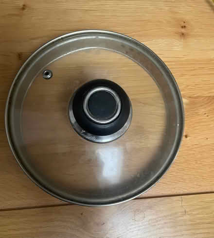 Photo of free lid (OX3 0RY) #1