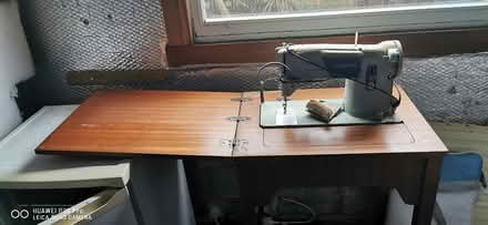Photo of free singer electric sewing machine and folding table (Straiton EH20) #1