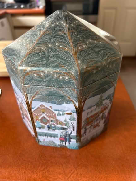 Photo of free M&S musical Christmas biscuit tin (Holbrook, Belper, DE56) #1