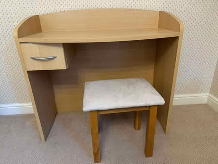 Photo of free Dressing table, stool and mirror (IP2) #4