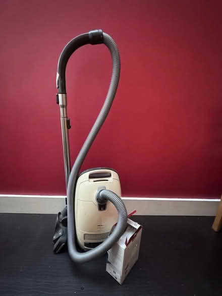Photo of free Miele vacuum cleaner S8340 plus 4 bags (Harringay Green Lanes N4) #1