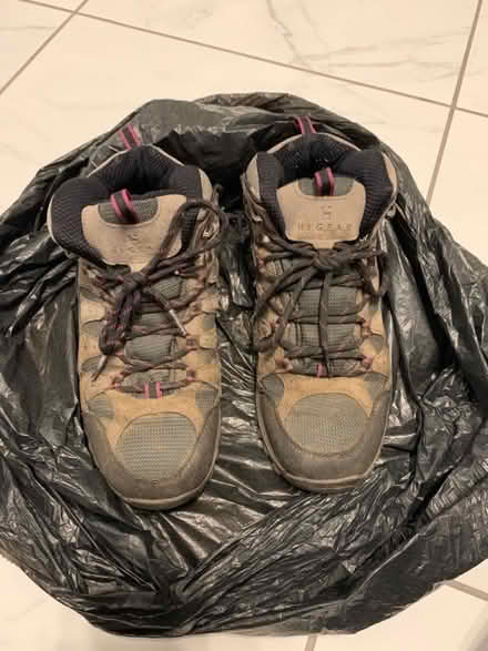 Photo of free Women's walking boot size 6 (Northenden M22) #1