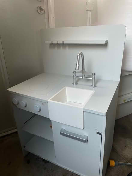 Photo of free Petite Amelie kitchen (Little Neston) #1