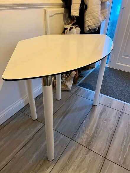 Photo of free Handy small corner desk/ table! (Langney BN23) #1