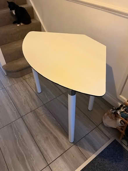 Photo of free Handy small corner desk/ table! (Langney BN23) #2