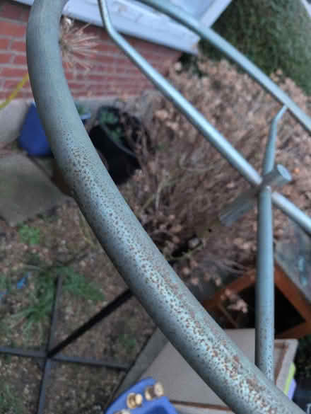 Photo of free Circular retail clothing rail (NW11 Temple Fortune) #3