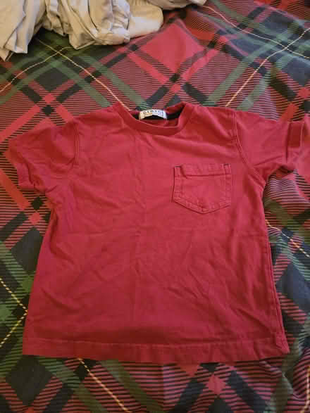 Photo of free T shirt (Shepshed LE12) #1