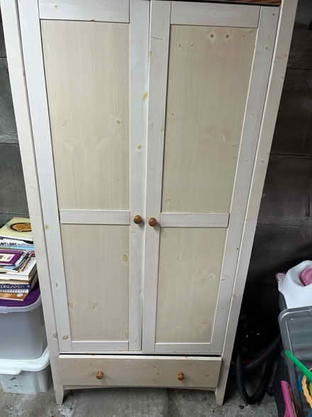 Photo of free freestanding wardrobe with drawer (Bexleyheath) #1