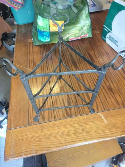 Photo of free Iron cake stand (Leonardo/Middletown) #1