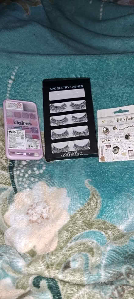 Photo of free Few girls accessories (CR0) #1