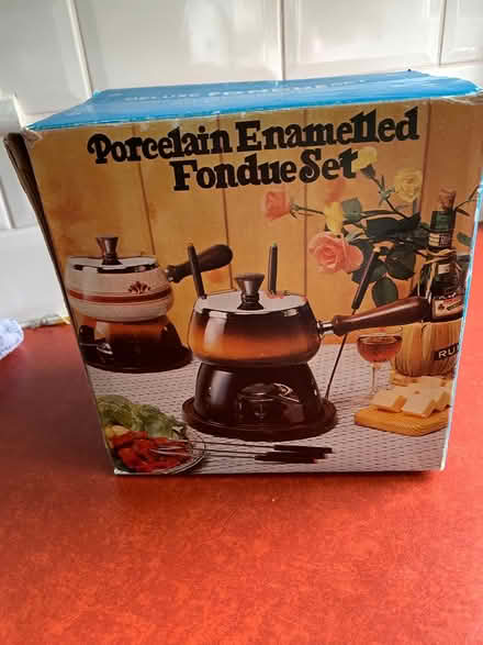Photo of free Vintage (1970s?) complete fondu set (Heybridge- CM9) #1