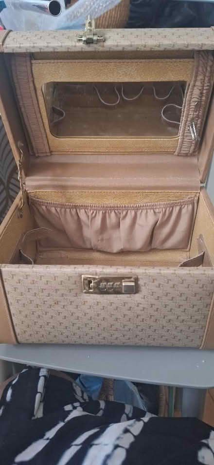 Photo of free Jane Shilton travel case (Streatham SW16) #3