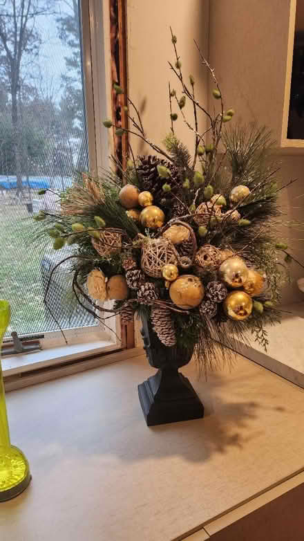 Photo of free Beautiful holiday flower decoration (Somerset) #1