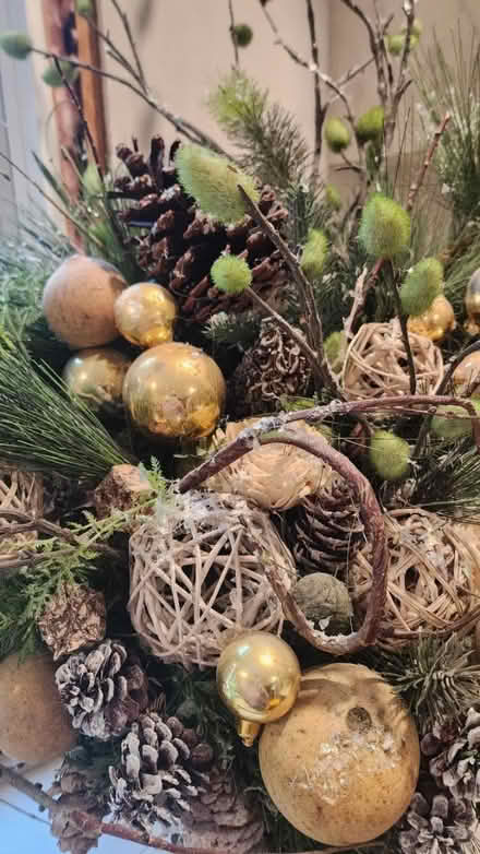 Photo of free Beautiful holiday flower decoration (Somerset) #2