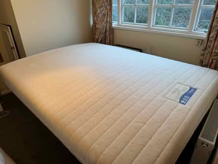 Photo of free 5 foot memory foam mattress (Five Ways SW19) #1