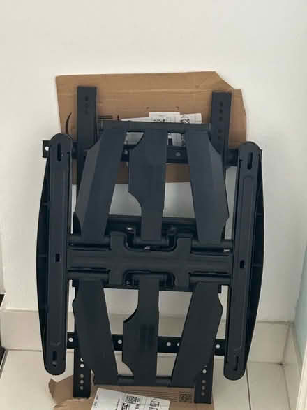 Photo of free Universal TV mount (Broxbourne EN10) #1