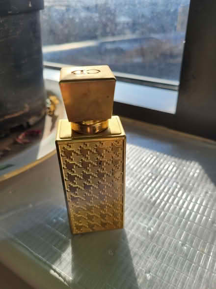 Photo of free Decorative gold perfume bottle - no perfume (Newcastle Central NE1) #1