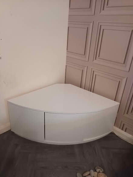 Photo of free Corner gloss white TV cabinet (Totland GU14) #1