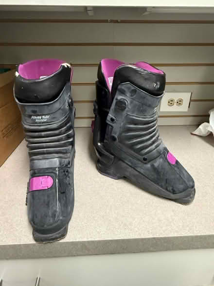 Photo of free Vintage Ladies Ski boots (Fairview street) #1