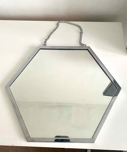 Photo of free Mirror (SW11) #1