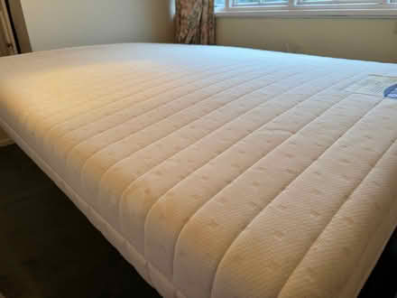Photo of free 5 foot memory foam mattress (Five Ways SW19) #3