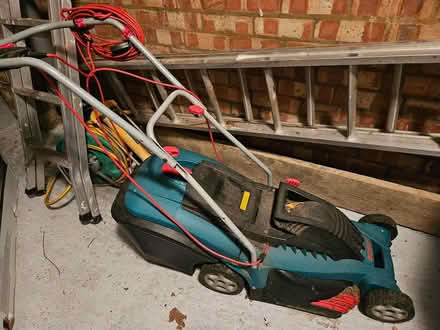 Photo of free Lawn mower (W5 close to Ealing Common) #1