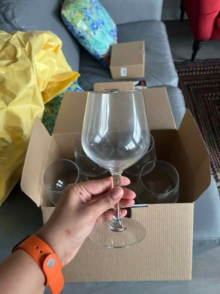 Photo of free wine glasses (Mount Vernon Triangle) #1