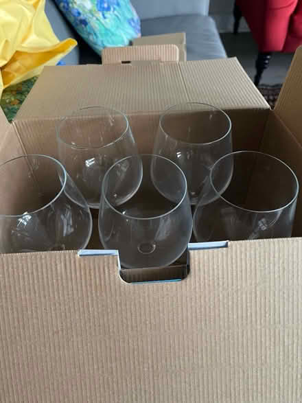 Photo of free wine glasses (Mount Vernon Triangle) #2