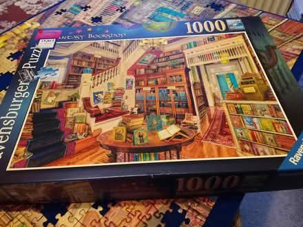 Photo of free 1000 piece jigsaw puzzle incomplete (Sands, High Wycombe, HP12) #1