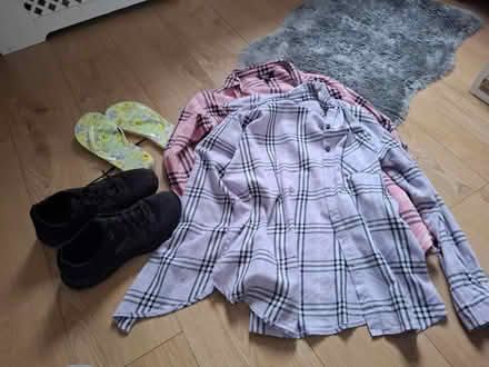 Photo of free Sketchers size 6, 2 x shirts (BS30) #3