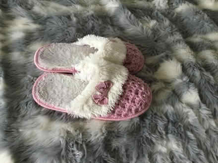 Photo of free Ladies boots size 5 plus slippers (TW14 bedfont) #3