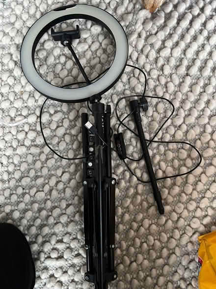 Photo of free Tripod ring light with phone holder (Oxford-Freegle CGA OX4) #1