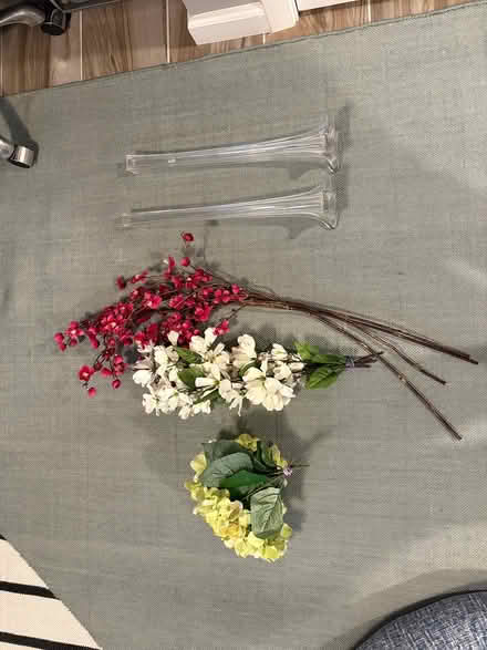 Photo of free Fake flowers and vase (Shaw) #1