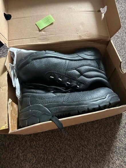 Photo of free Steal toe shoes (Bechstein meadow BA14) #3