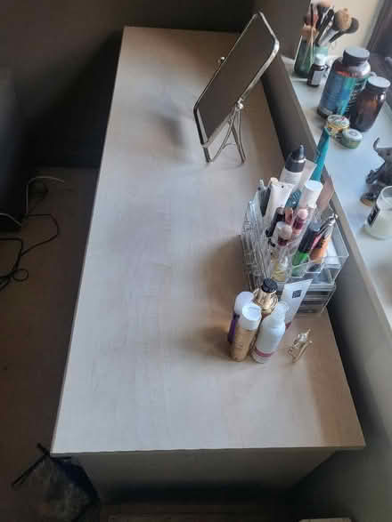Photo of free Large dressing table (Middlestown WF4) #4