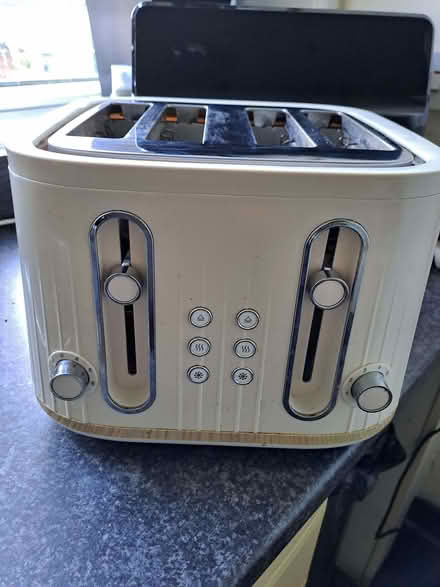 Photo of free 4 slice toaster (Southport PR9) #1