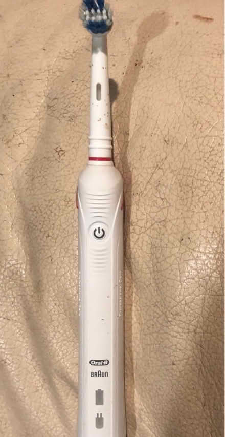 Photo of free Electronic toothbrush - Oral B (San Jose) #1