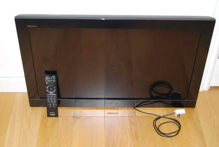 Photo of free 32" SONY TV with remote - but not a "smart" TV (The Moravian Settlement DE72) #1