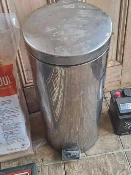 Photo of free 26" high 30 litre Brabantia chrome pedal bin (New Hinksey OX1) #2