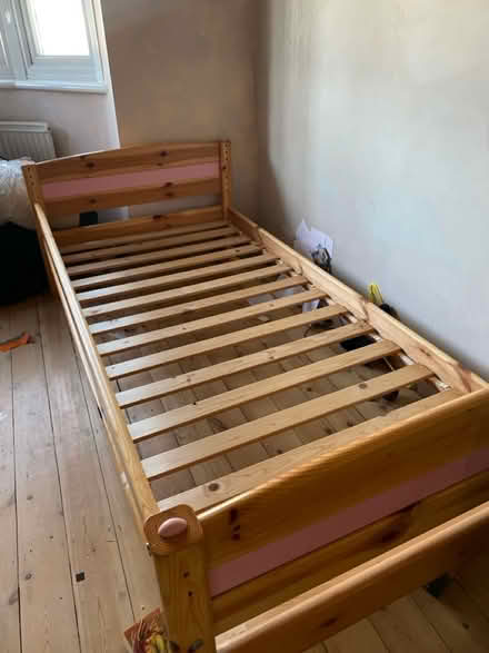 Photo of free Single bed frame (E4) #1